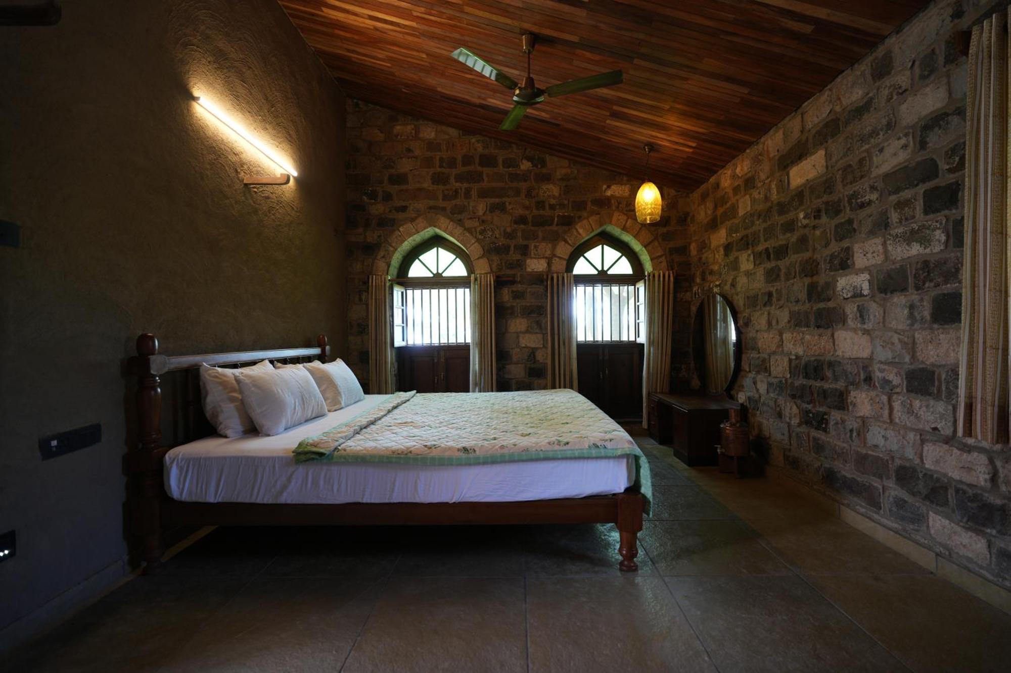 Nisarg Resort Kolhapur Eksteriør bilde