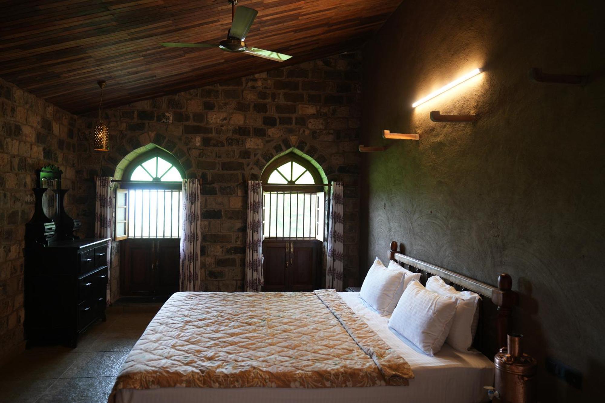 Nisarg Resort Kolhapur Eksteriør bilde