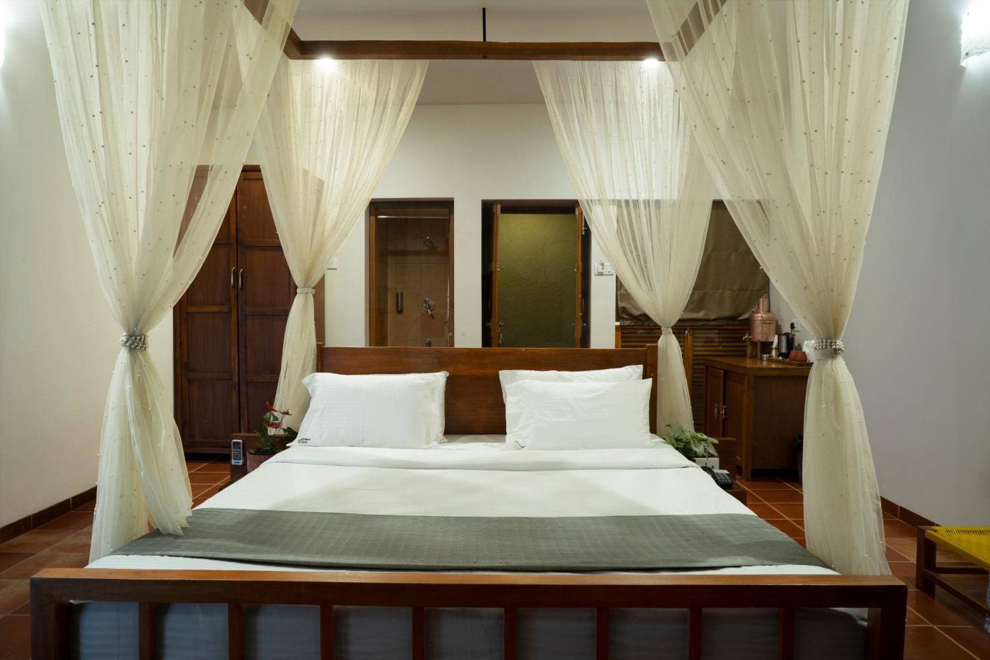 Nisarg Resort Kolhapur Eksteriør bilde