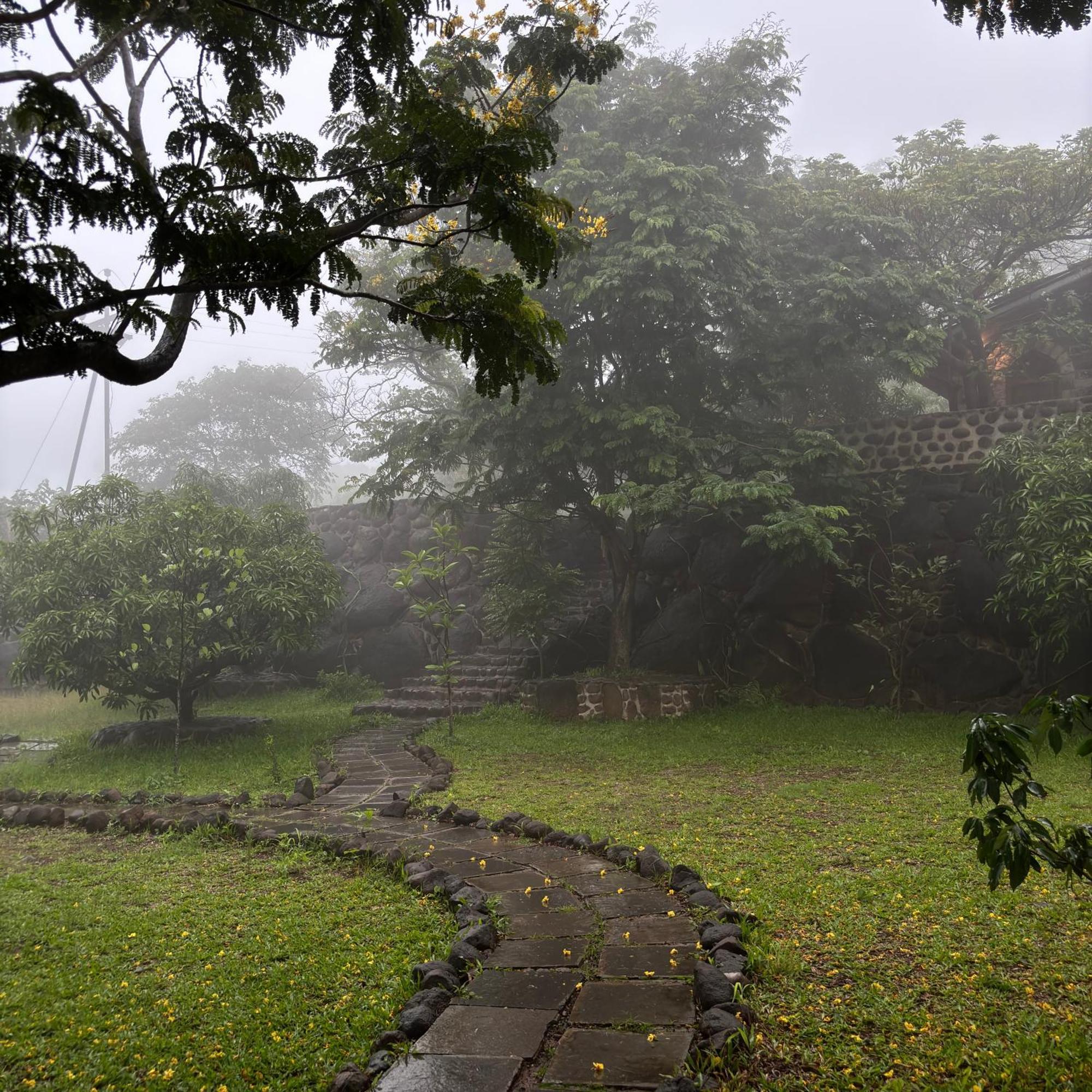 Nisarg Resort Kolhapur Eksteriør bilde