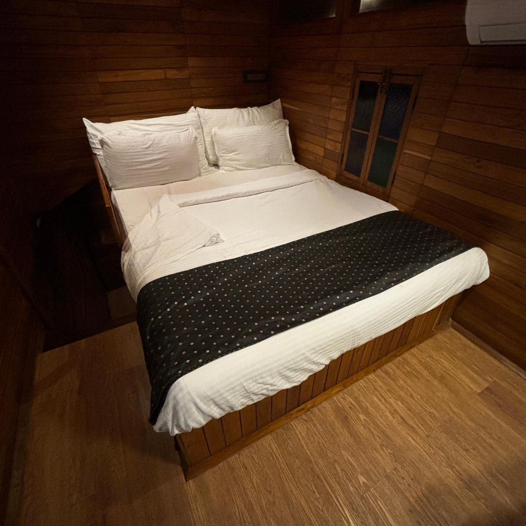 Nisarg Resort Kolhapur Eksteriør bilde