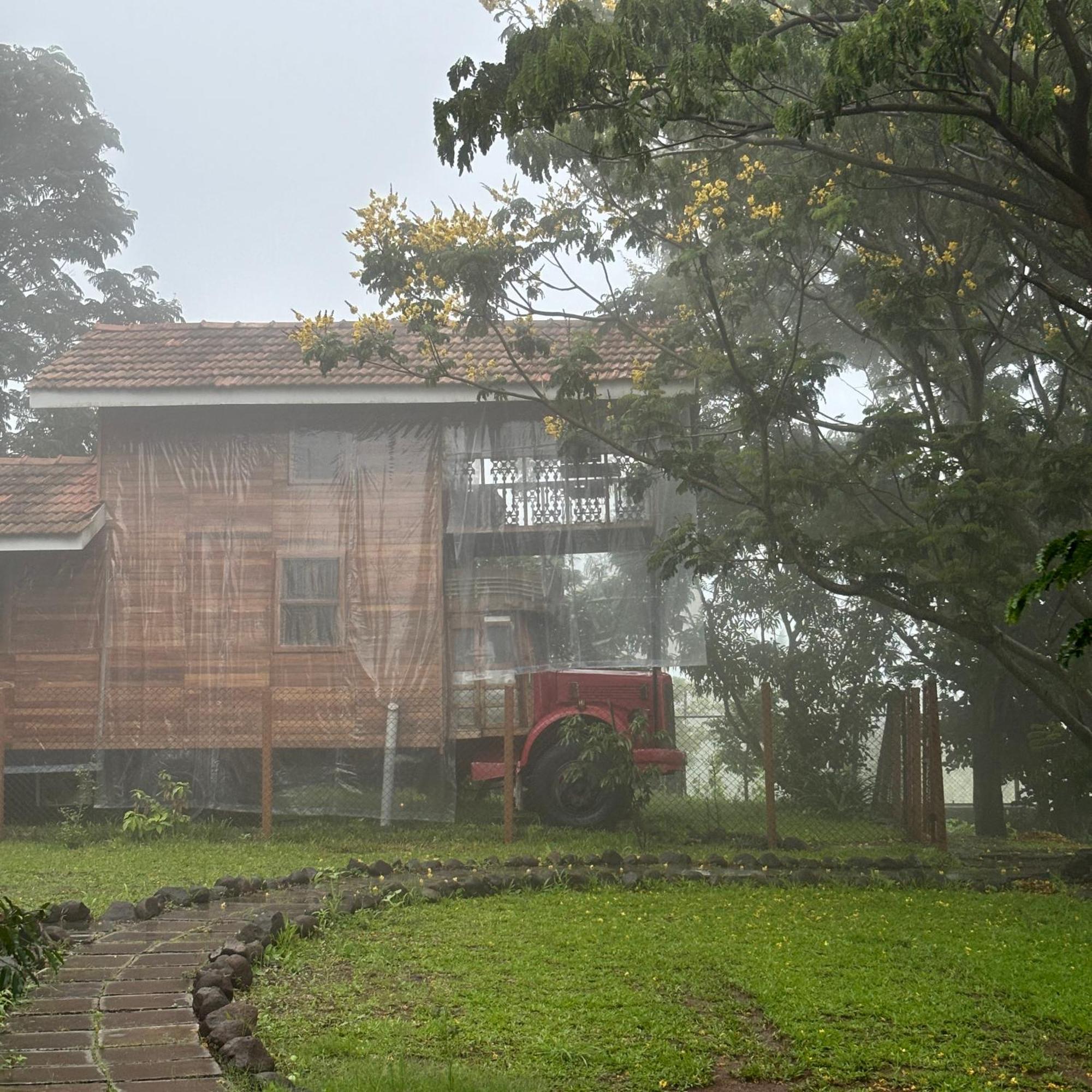 Nisarg Resort Kolhapur Eksteriør bilde