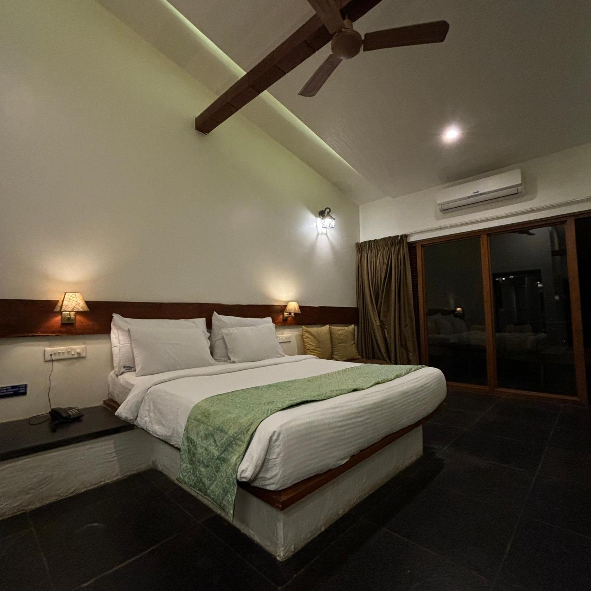 Nisarg Resort Kolhapur Eksteriør bilde
