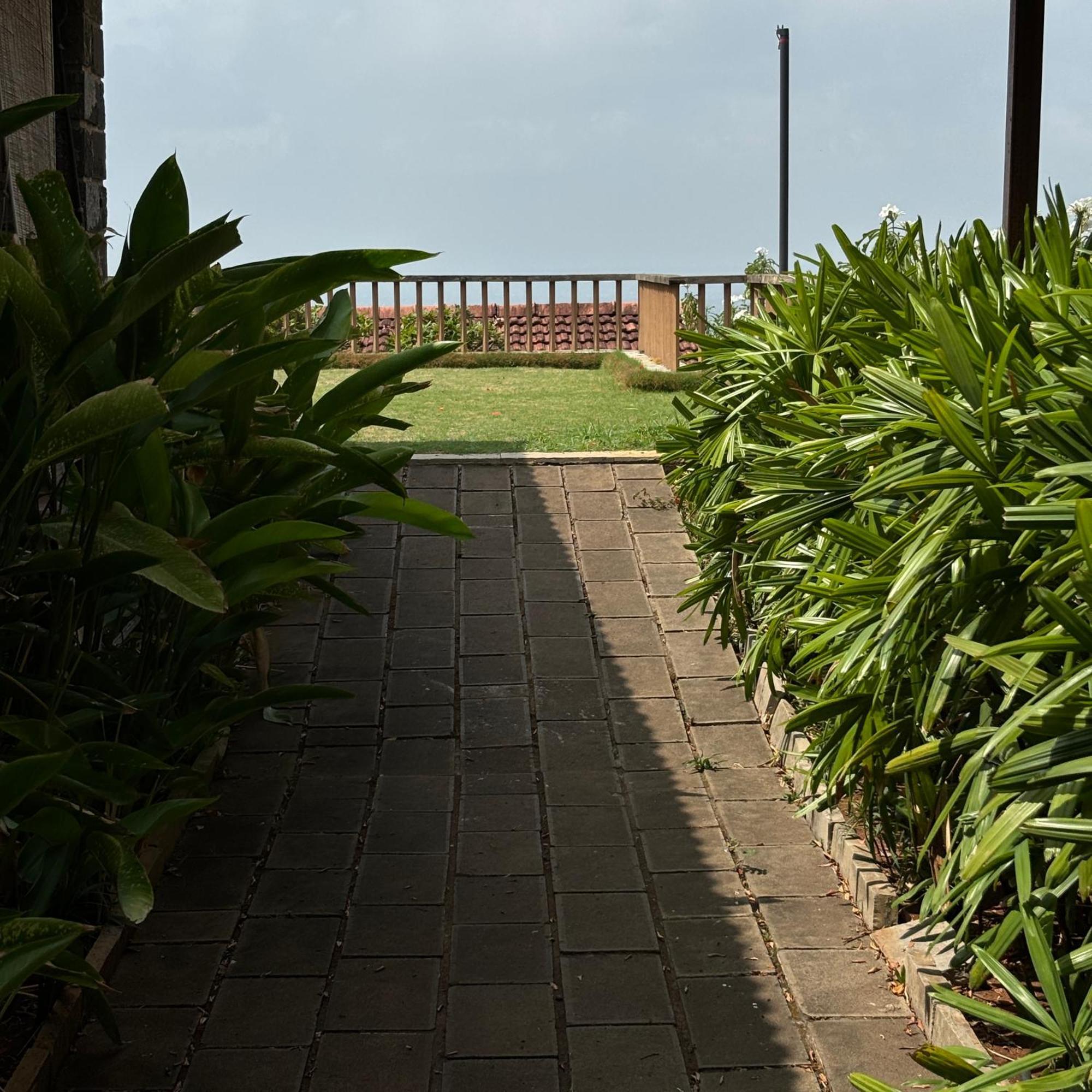 Nisarg Resort Kolhapur Eksteriør bilde