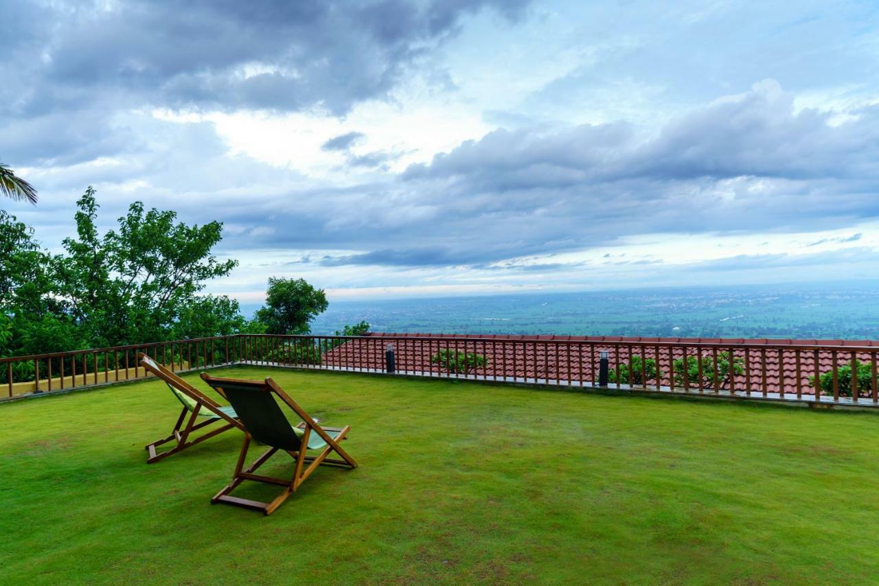 Nisarg Resort Kolhapur Eksteriør bilde